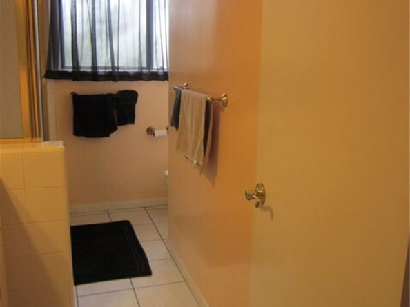 9931 Memory Park Avenue, San Fernando CA 91345