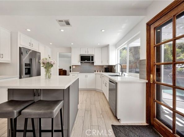 8373 Denise Lane, West Hills (los Angeles) CA 91304