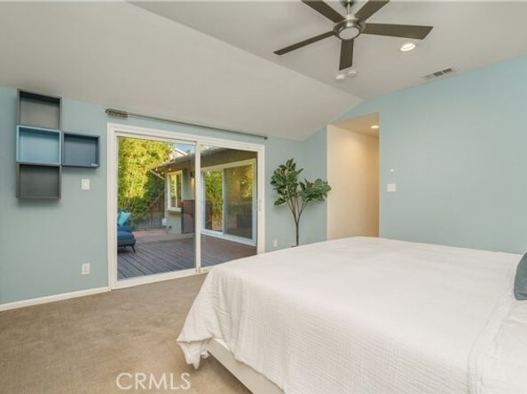 15017 Archwood Street, Van Nuys (los Angeles) CA 91405