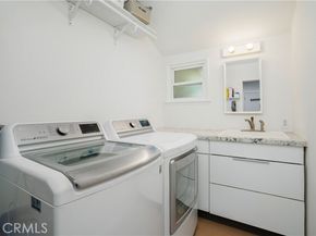 15017 Archwood Street, Van Nuys (los Angeles) CA 91405