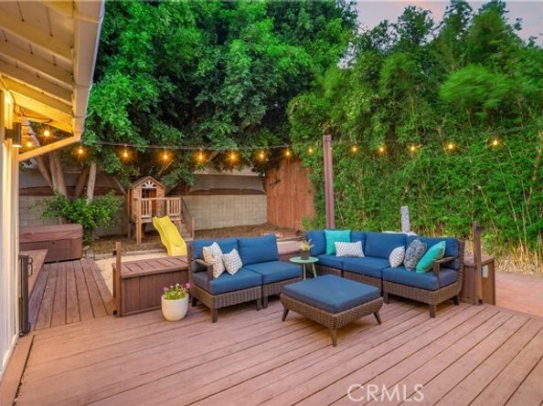 15017 Archwood Street, Van Nuys (los Angeles) CA 91405