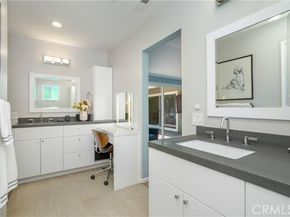 15017 Archwood Street, Van Nuys (los Angeles) CA 91405