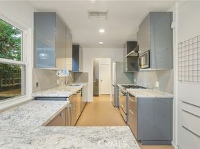 15017 Archwood Street, Van Nuys (los Angeles) CA 91405