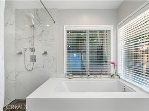 15017 Archwood Street, Van Nuys (los Angeles) CA 91405