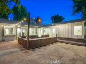 15017 Archwood Street, Van Nuys (los Angeles) CA 91405