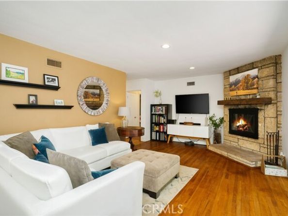 15017 Archwood Street, Van Nuys (los Angeles) CA 91405