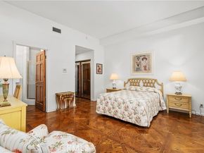 4751 Westchester Drive, Woodland Hills (los Angeles) CA 91364