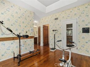 4751 Westchester Drive, Woodland Hills (los Angeles) CA 91364