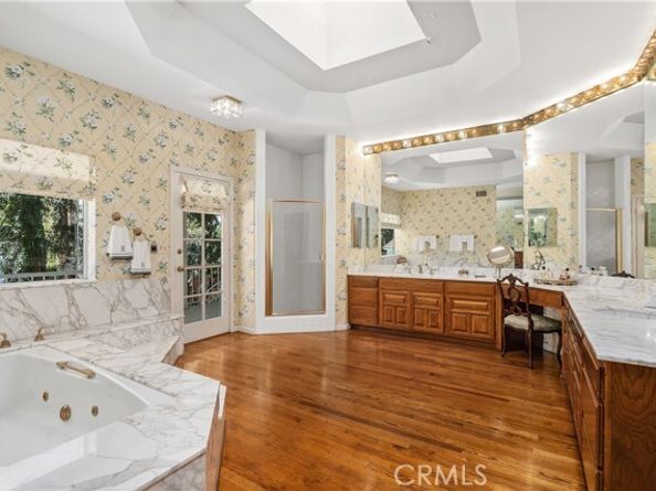 4751 Westchester Drive, Woodland Hills (los Angeles) CA 91364