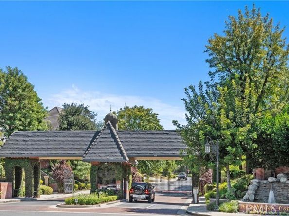 4751 Westchester Drive, Woodland Hills (los Angeles) CA 91364