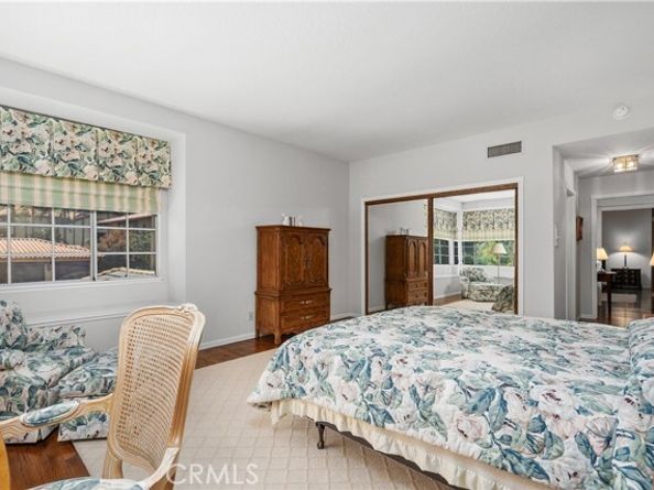 4751 Westchester Drive, Woodland Hills (los Angeles) CA 91364