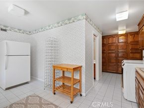 4751 Westchester Drive, Woodland Hills (los Angeles) CA 91364