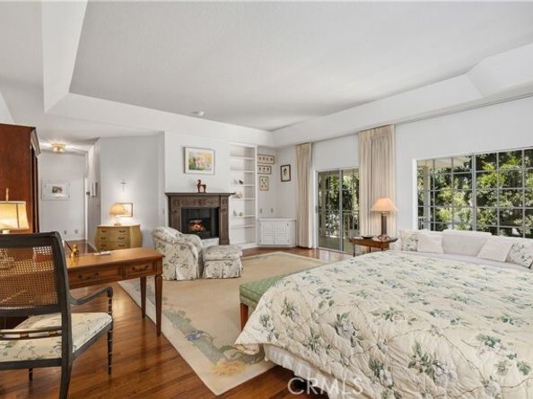 4751 Westchester Drive, Woodland Hills (los Angeles) CA 91364