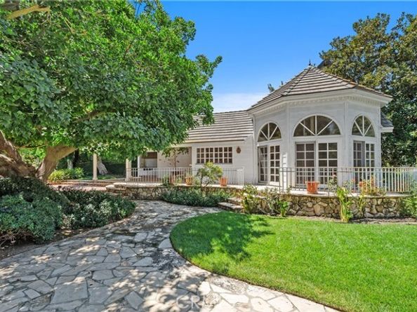 4751 Westchester Drive, Woodland Hills (los Angeles) CA 91364