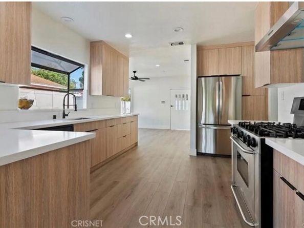18134 Chase Street, Northridge (los Angeles) CA 91325