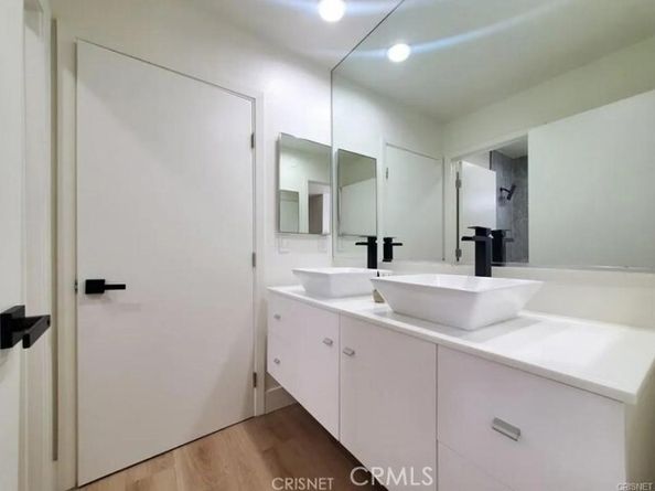 18134 Chase Street, Northridge (los Angeles) CA 91325