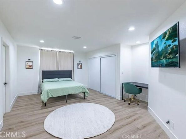 18134 Chase Street, Northridge (los Angeles) CA 91325