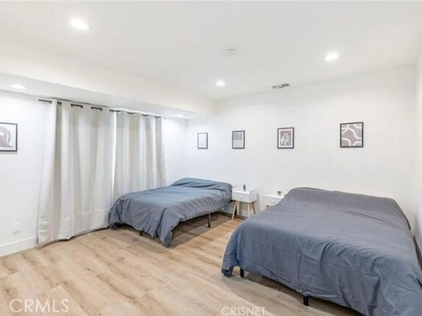 18134 Chase Street, Northridge (los Angeles) CA 91325