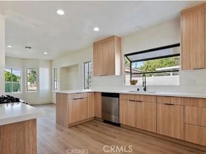 18134 Chase Street, Northridge (los Angeles) CA 91325