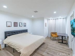 18134 Chase Street, Northridge (los Angeles) CA 91325