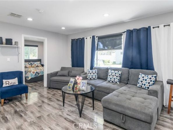 14835 Kittridge Street, Van Nuys (los Angeles) CA 91405