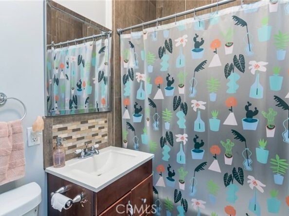 14835 Kittridge Street, Van Nuys (los Angeles) CA 91405