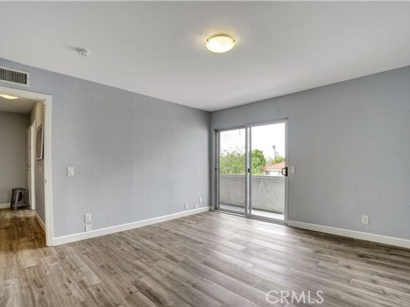 20155 Keswick Street 209, Winnetka (los Angeles) CA 91306