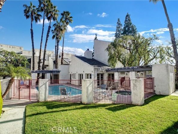 20155 Keswick Street 209, Winnetka (los Angeles) CA 91306