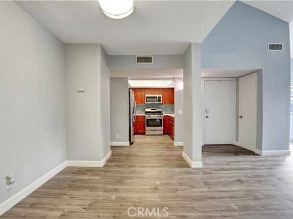 20155 Keswick Street 209, Winnetka (los Angeles) CA 91306