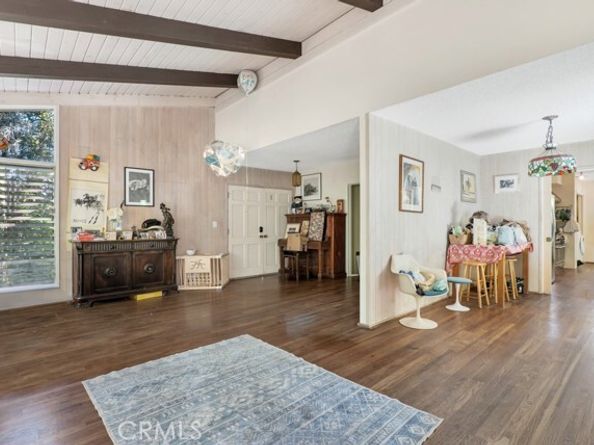 518 Latimer Rd, Santa Monica CA 90402