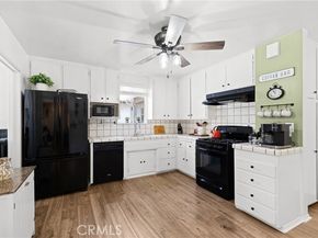 6347 Bovey Avenue, Tarzana (los Angeles) CA 91335