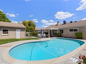 6347 Bovey Avenue, Tarzana (los Angeles) CA 91335