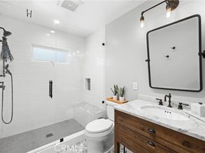 5127 Willowcrest, North Hollywood (los Angeles) CA 91601