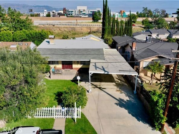 6118 Bellingham Avenue, North Hollywood (los Angeles) CA 91606