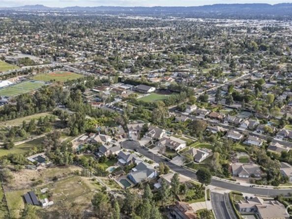 11101 Eton Avenue, Chatsworth (los Angeles) CA 91311