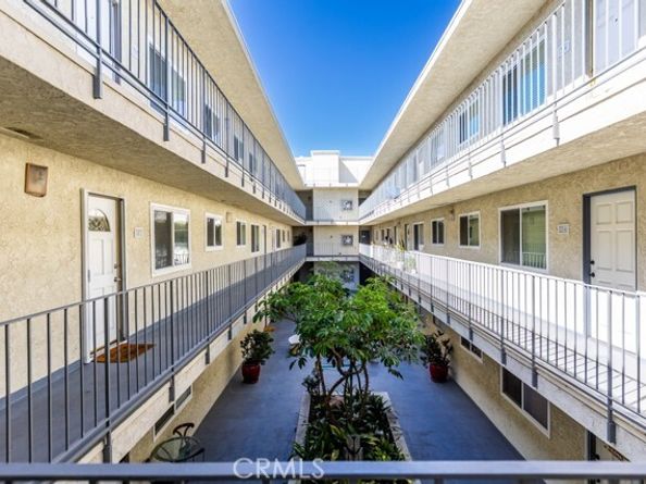 2844 E 3rd Street 207, Long Beach CA 90814