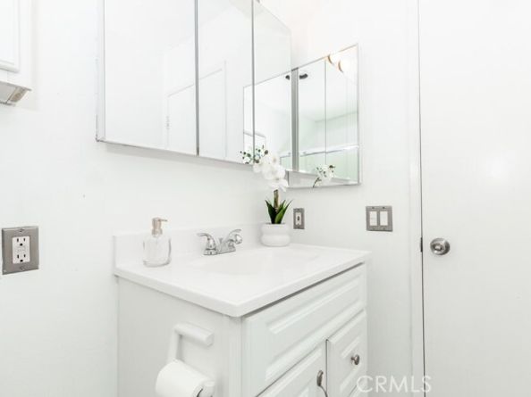 2844 E 3rd Street 207, Long Beach CA 90814