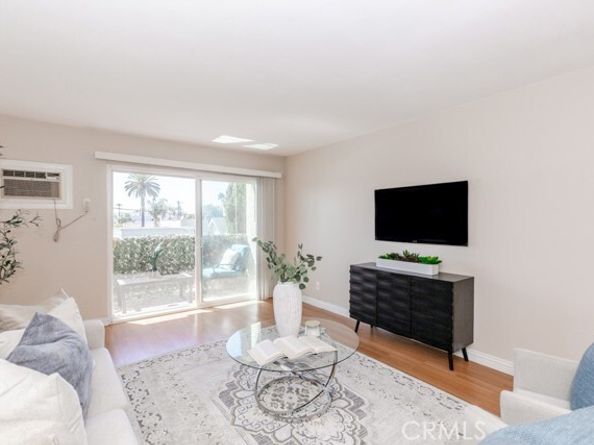 2844 E 3rd Street 207, Long Beach CA 90814