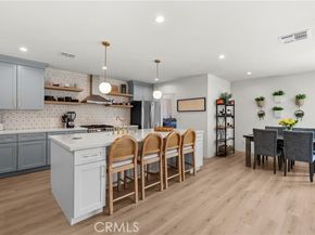 8054 Cedros Avenue, Panorama City (los Angeles) CA 91402