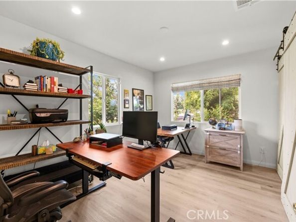 8054 Cedros Avenue, Panorama City (los Angeles) CA 91402