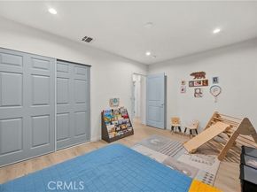 8054 Cedros Avenue, Panorama City (los Angeles) CA 91402