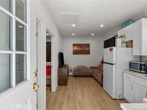 8054 Cedros Avenue, Panorama City (los Angeles) CA 91402