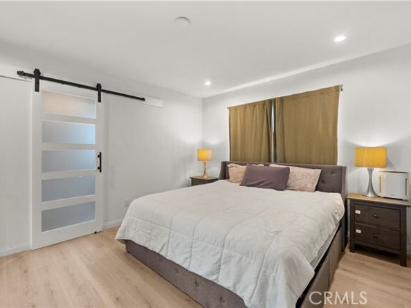 8054 Cedros Avenue, Panorama City (los Angeles) CA 91402
