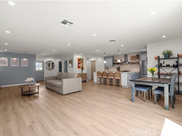 8054 Cedros Avenue, Panorama City (los Angeles) CA 91402