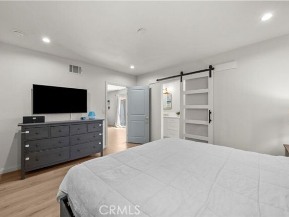 8054 Cedros Avenue, Panorama City (los Angeles) CA 91402