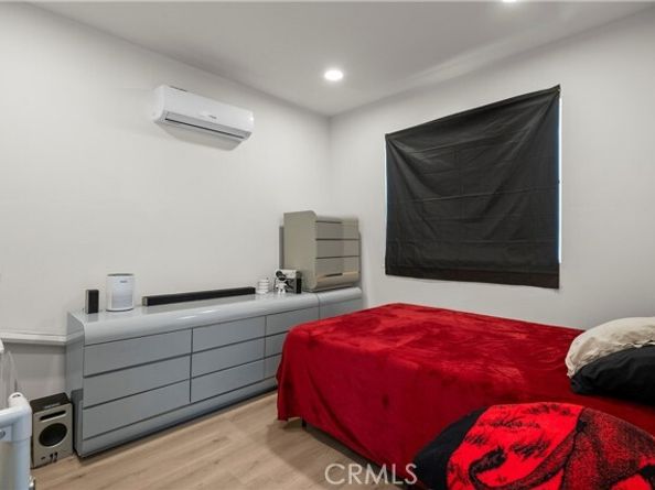 8054 Cedros Avenue, Panorama City (los Angeles) CA 91402