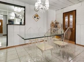 22111 Covello, Canoga Park (los Angeles) CA 91303