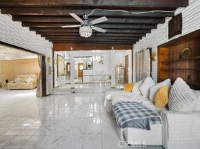 22111 Covello, Canoga Park (los Angeles) CA 91303