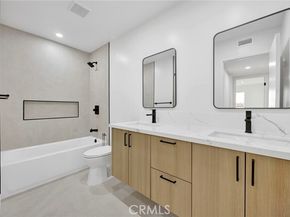 17303 Chatsworth Street 4, Granada Hills (los Angeles) CA 91344