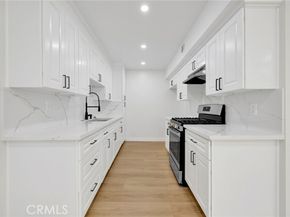 17303 Chatsworth Street 4, Granada Hills (los Angeles) CA 91344